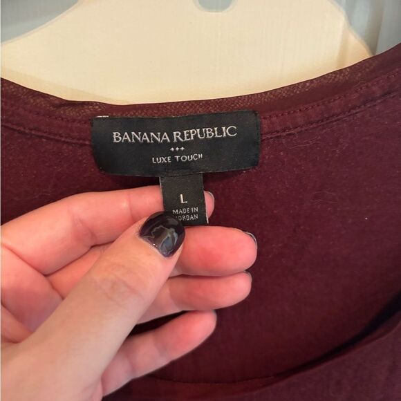 Banana Republic Maroon Short Sleeve Tee - Picture 3 of 4